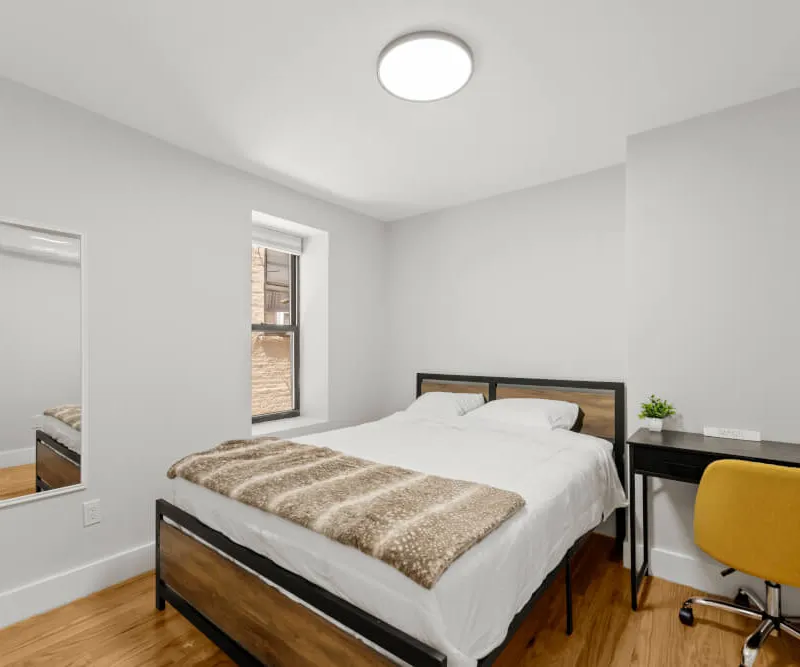 Cozy Garden Apt, in-unit laundry, WiFi, near transit - Bedroom 2