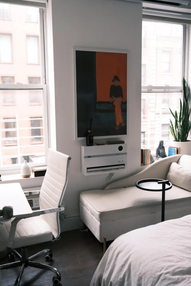 Cozy room with lots of Natural light in Hell's Kitchen/Midtown