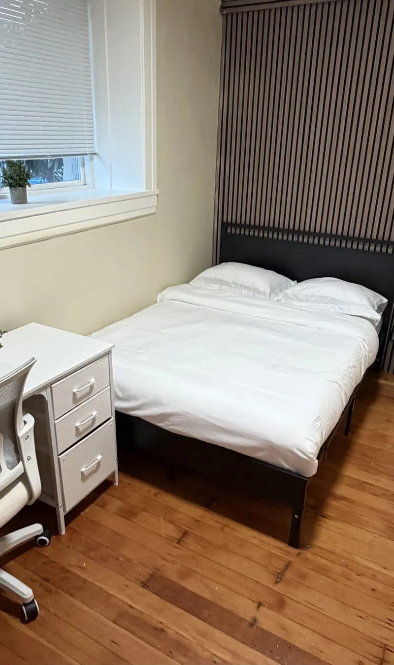 Private Room for Rent in Downtown Seattle – Prime Location
