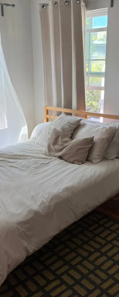 Private Room in Beachwood Canyon House