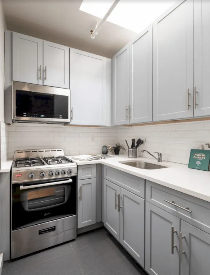 Furnished private room in a Harlem townhouse apartment
