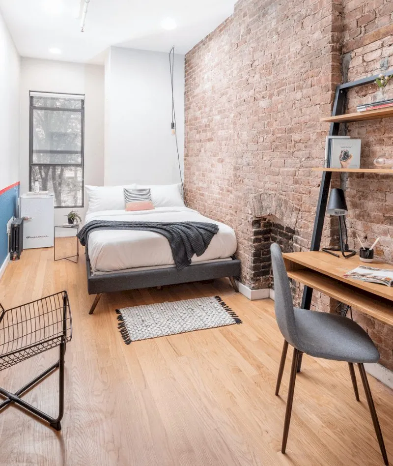 Furnished private room in a Harlem townhouse apartment