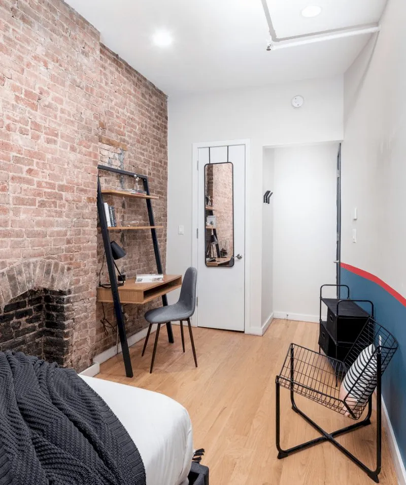 Furnished private room in a Harlem townhouse apartment