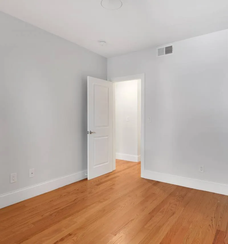 Private room in Commonwealth