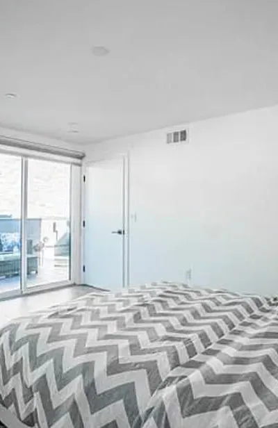Modern townhouse in Ktown, partially furnished