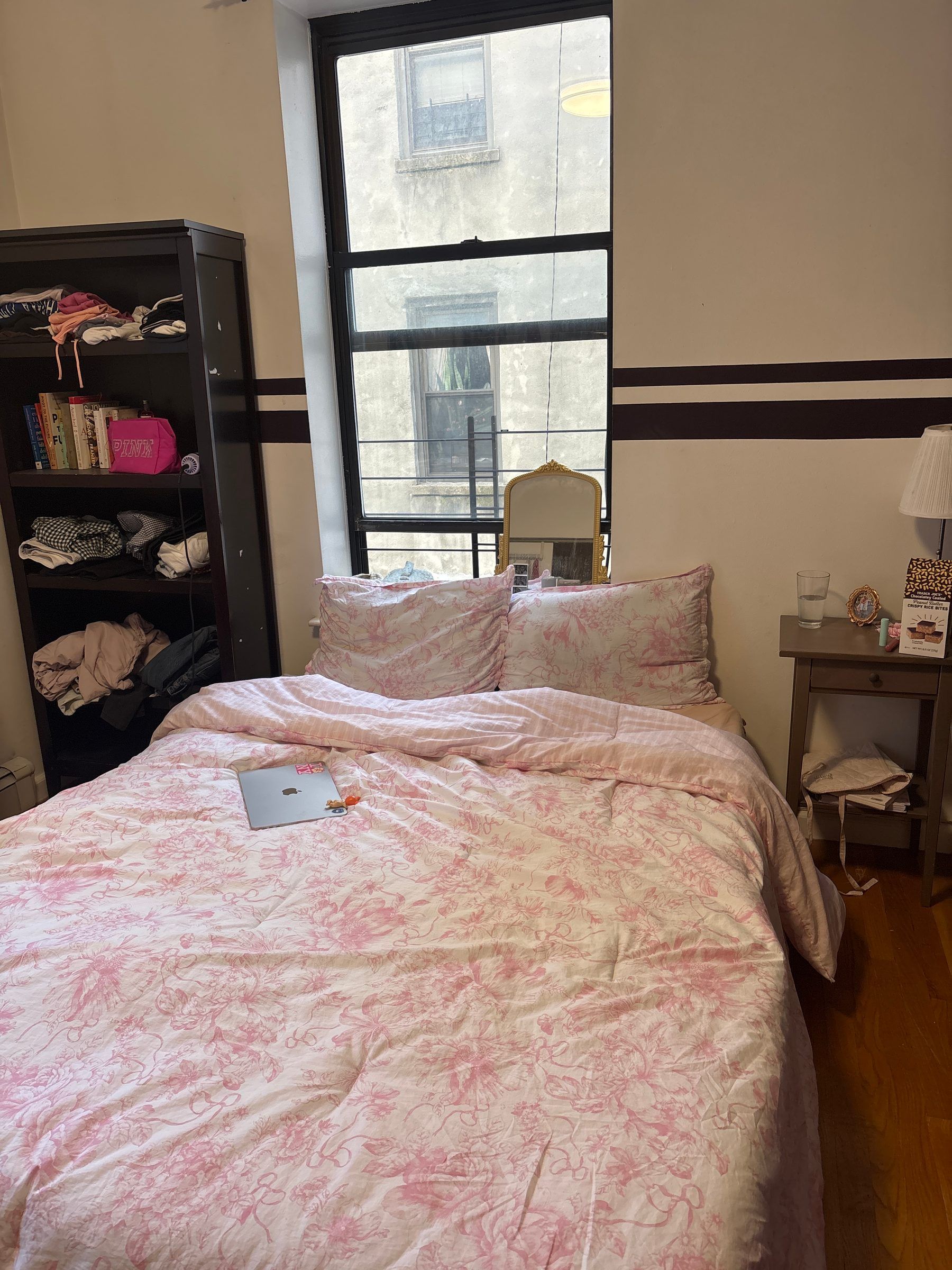 Big room in all girls Apt on UWS near Columbia