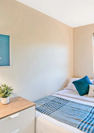 Cute, small private room in East Village