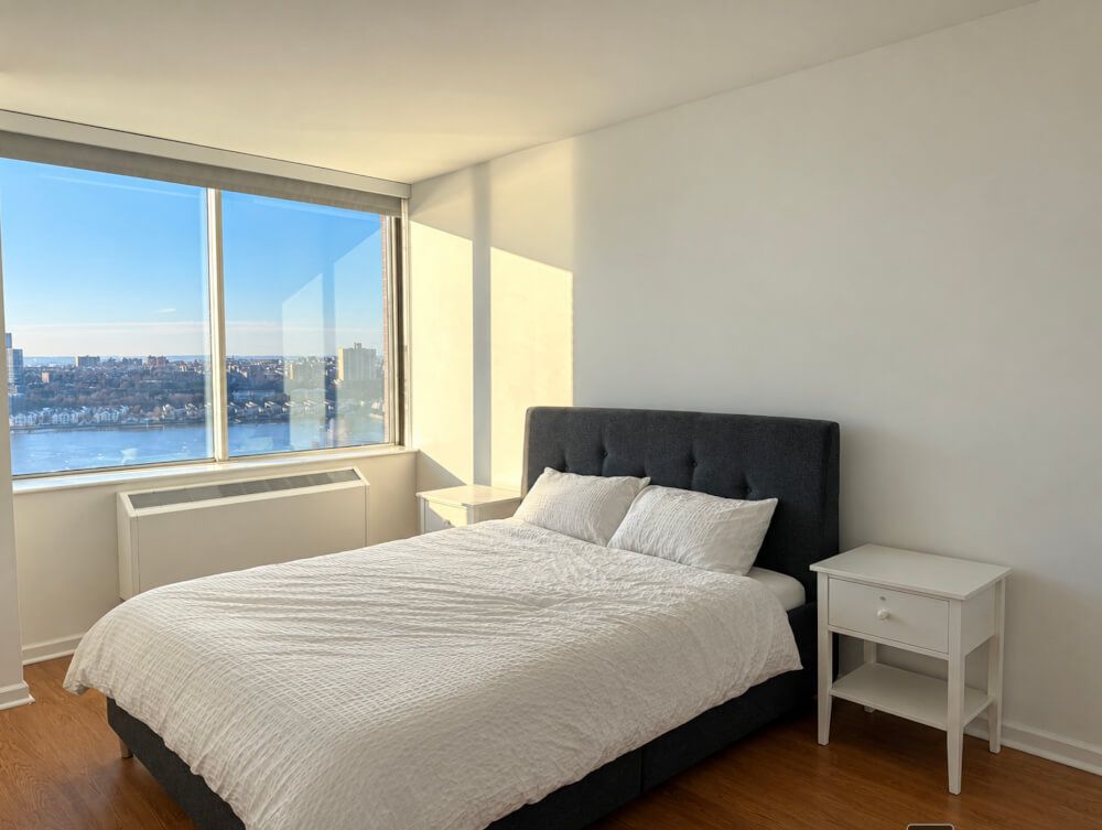 RIVER VIEWS & SUNSETS - LINCOLN CENTER - SPACIOUS | 2 full baths with 2 bathtubs