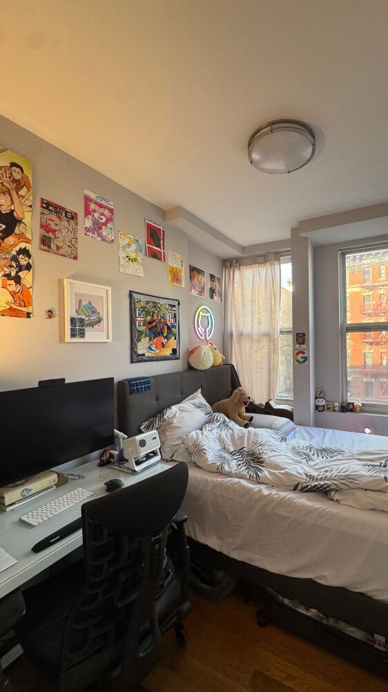 Spacious bedroom in Union Square