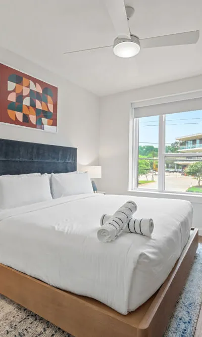 1 Bedroom Deluxe Suite w/ Balcony