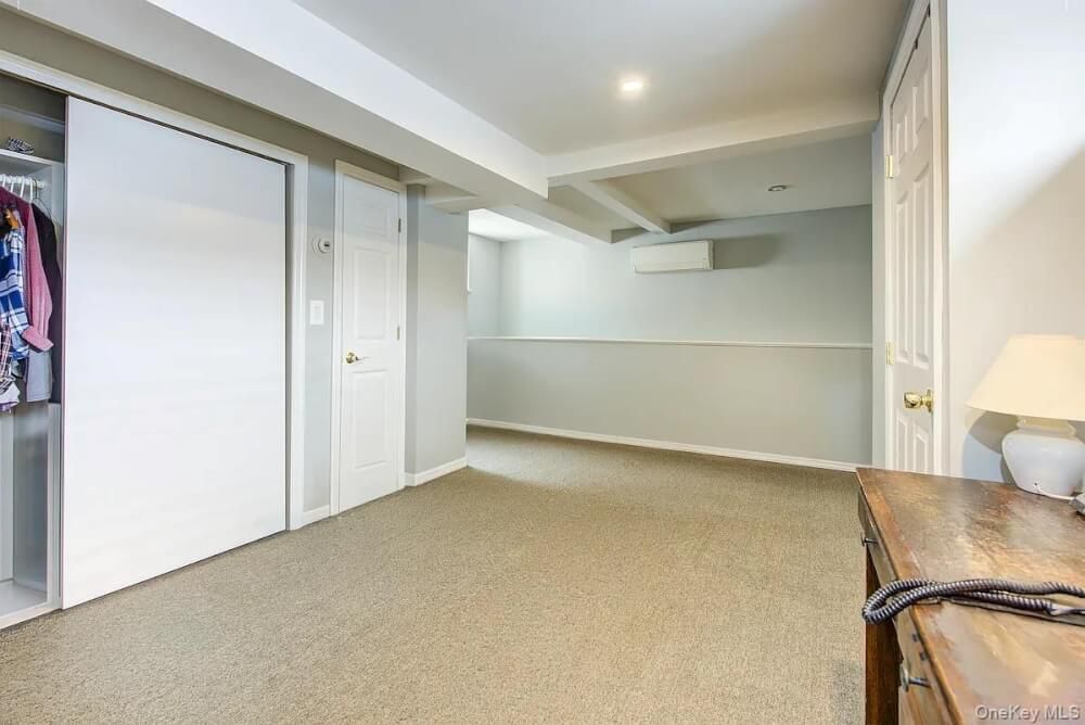 Furnished rooms in lower level