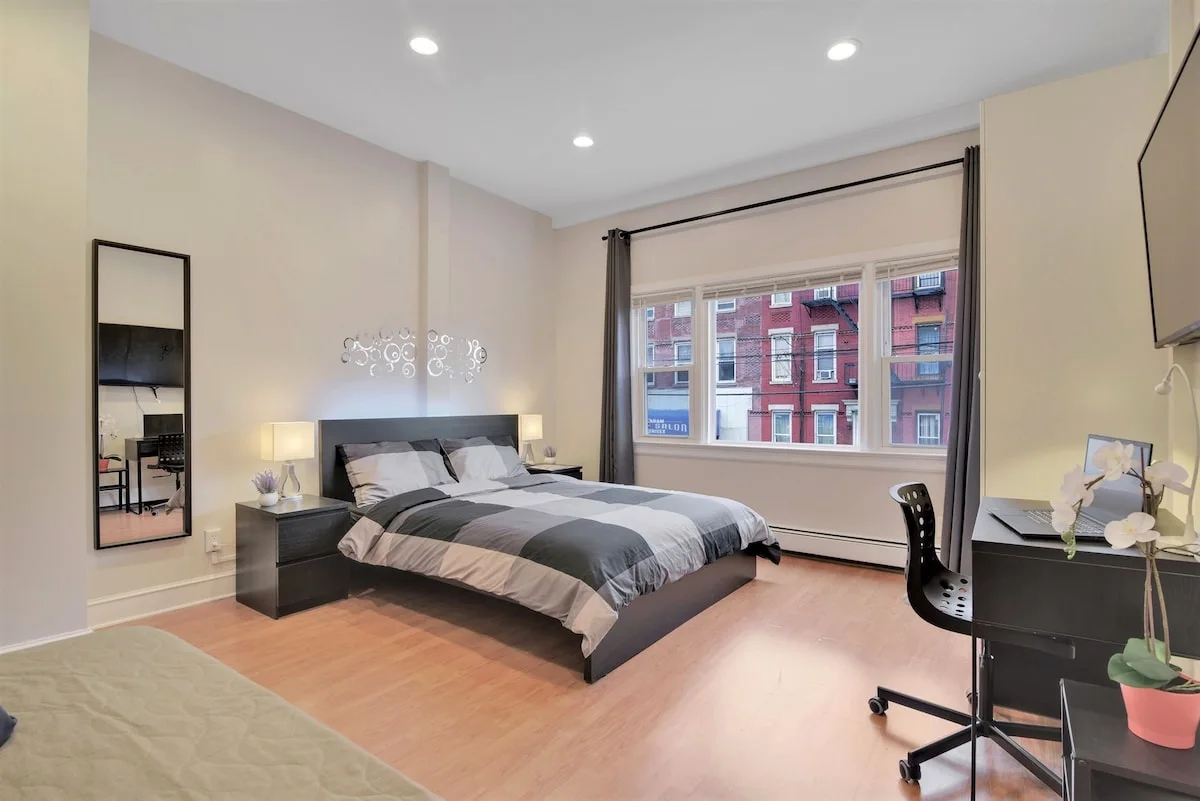 Superb Urban Apartment w/Parking
