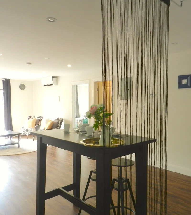 Private Room with bathroom in Woodside!