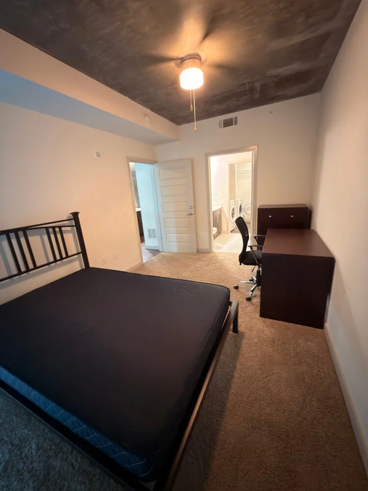 Sublease Fall Sep-Dec 1BR Square on Fifth Appt