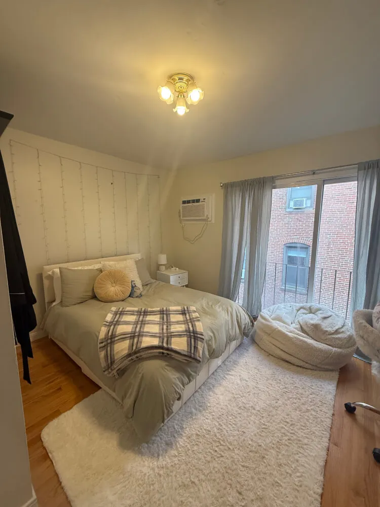 Private bedroom in 3 bedroom apt in Fenway