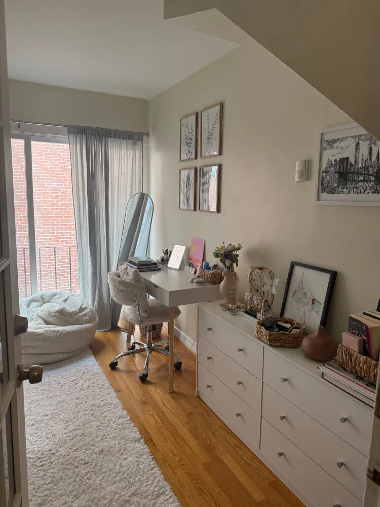 Private bedroom in 3 bedroom apt in Fenway