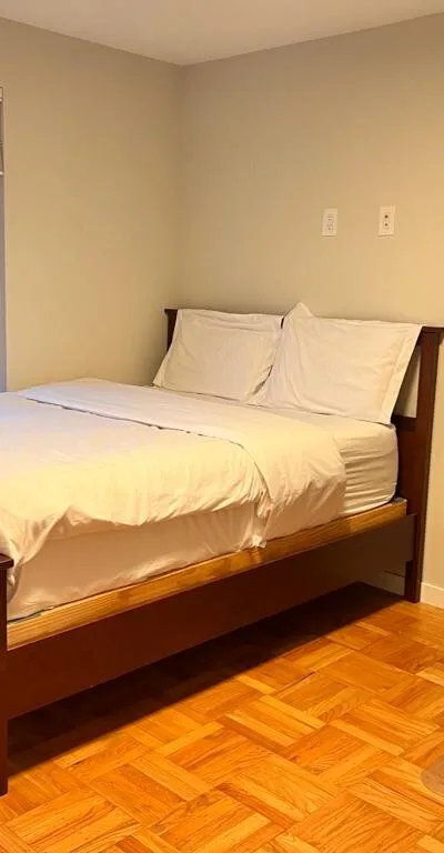 Comfort and Style in this Cozy Room near Park