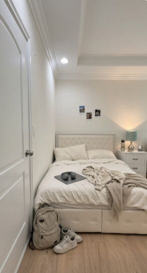 Furnished Master Bedroom in Monterey Park | Private Bath & Walk-In Closet
