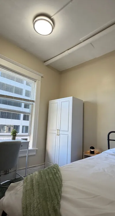 Furnished Room in Downtown Seattle (501 PB)