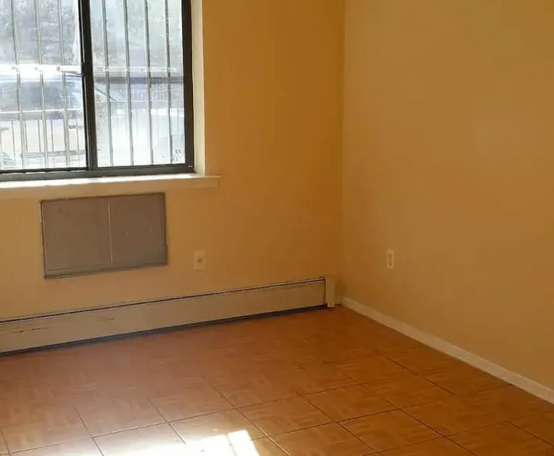 Bright Room in Woodside Legal Student Home