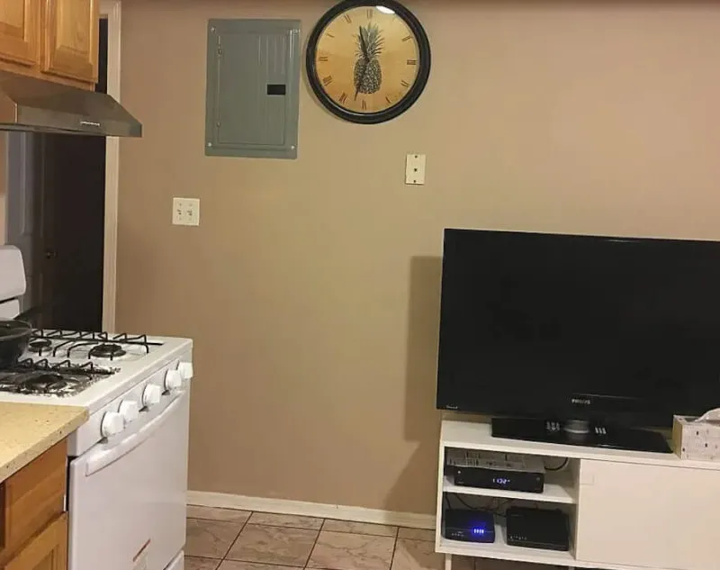 Bright Room in Woodside Legal Student Home