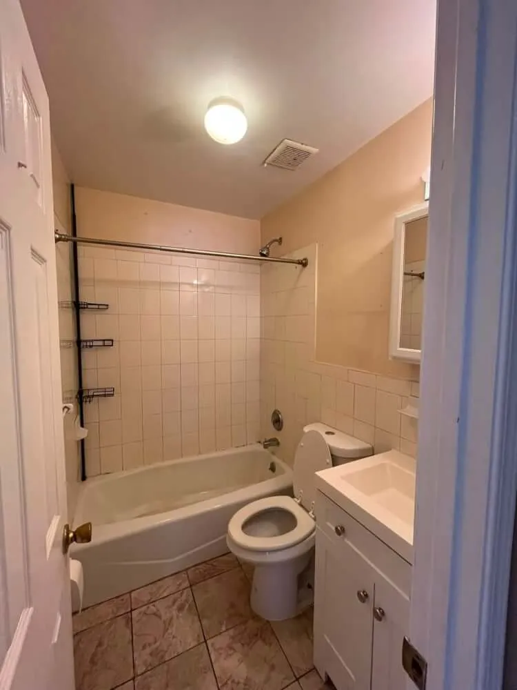 Bright Room in Woodside Legal Student Home