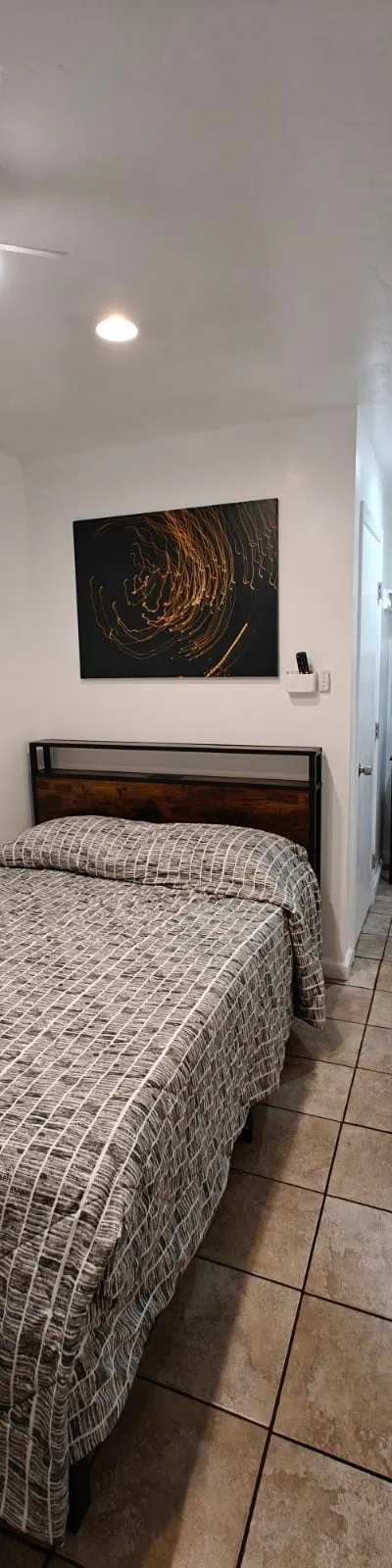 Cozy Private Room with Ensuite Bath – Walk to Downtown Redwood City