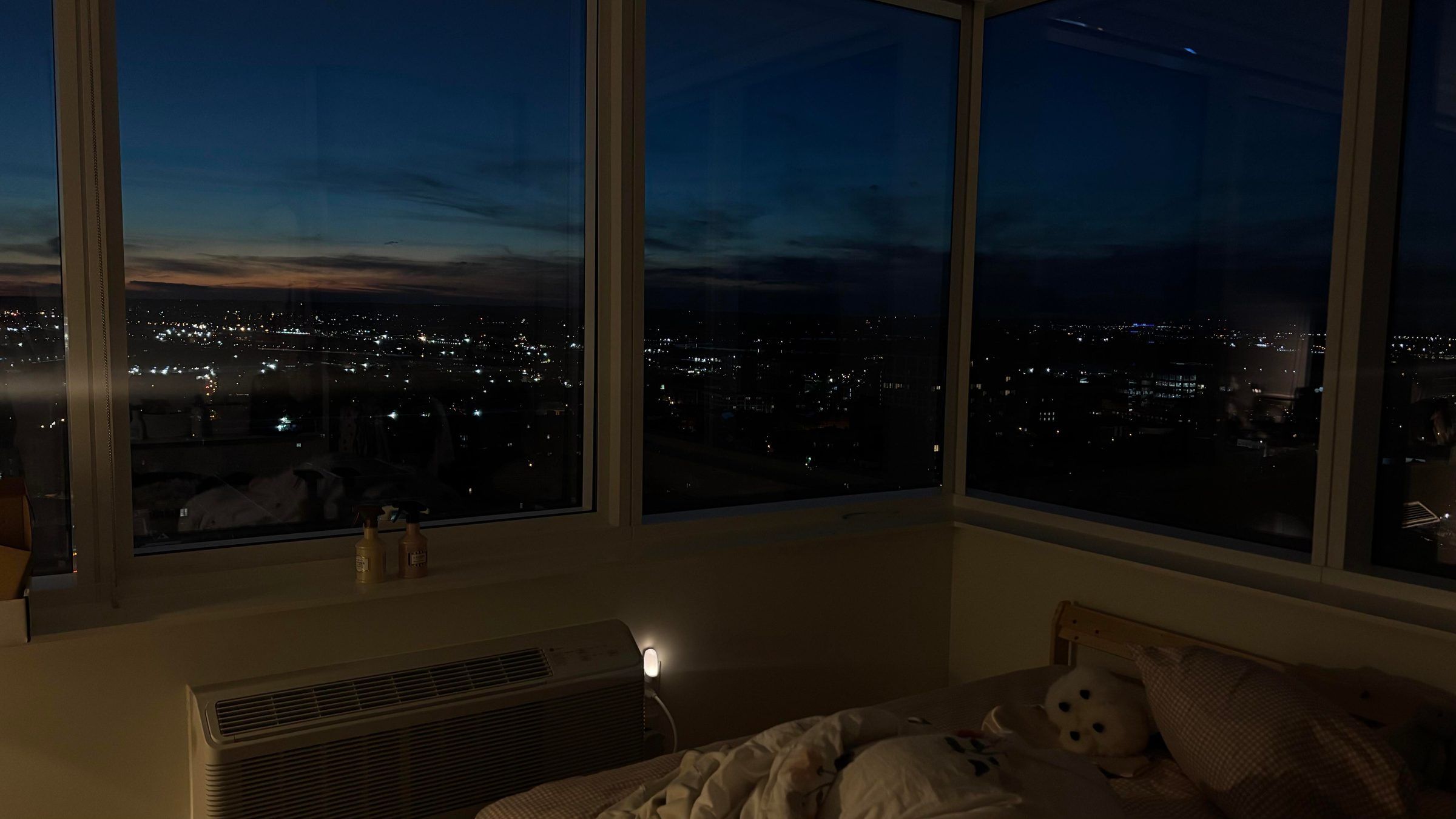 The Journal JSQ 2B2B Flex Room | 3 Min Walk to PATH | NYC Views | Female Only Unit