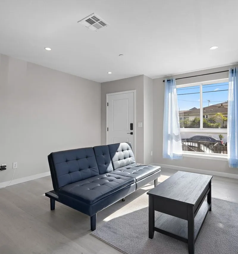 Private room in Central LA