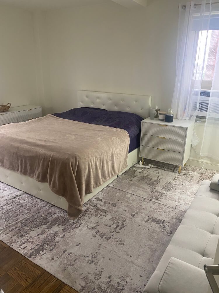 Huge room in Stuytown