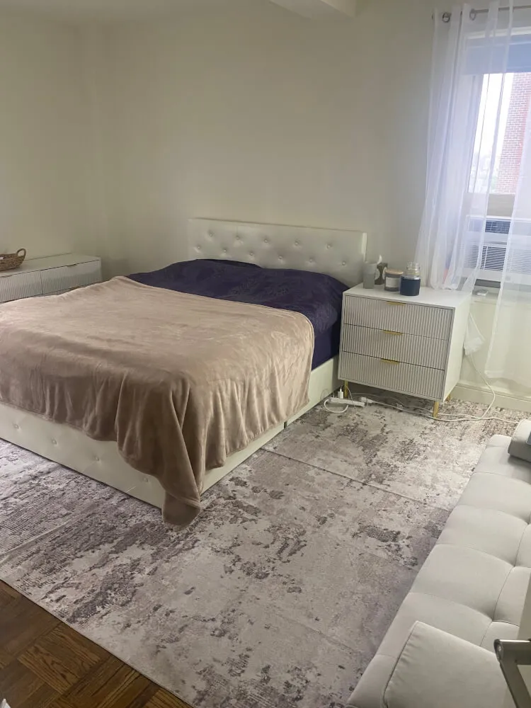 Huge room in Stuytown