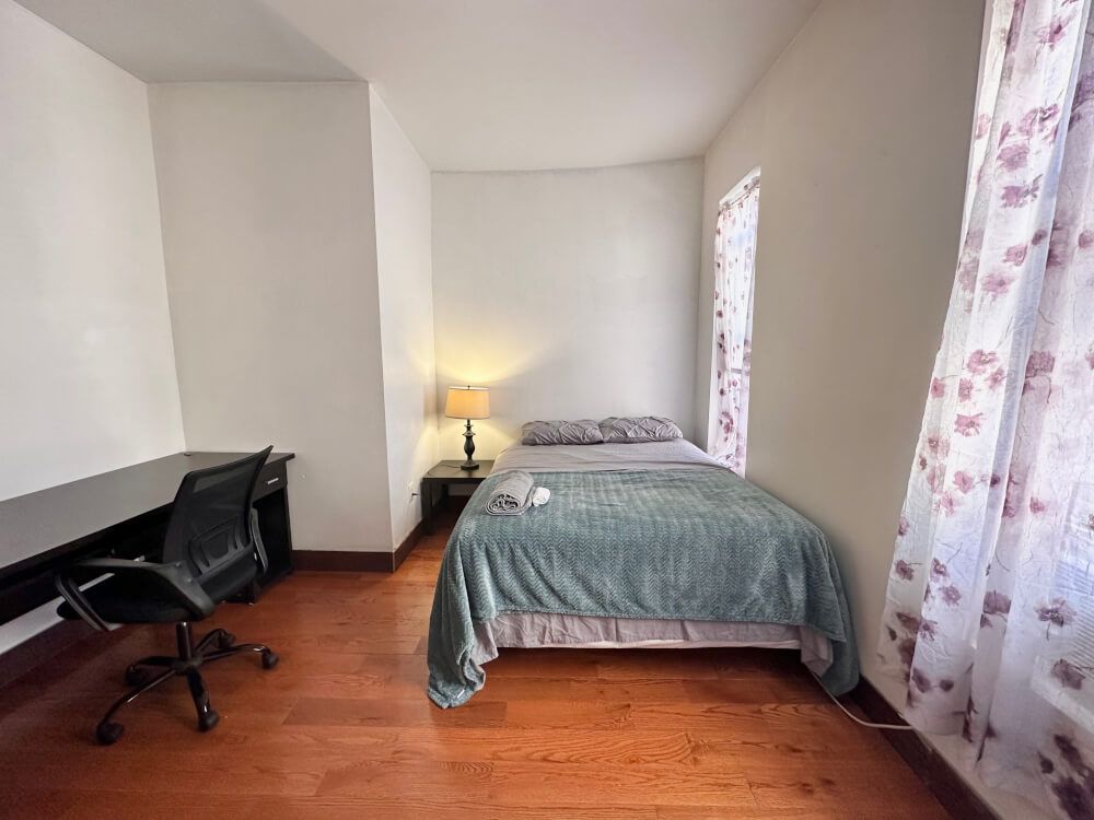 Spacious room Unit Riverside Apt - Bedroom 2