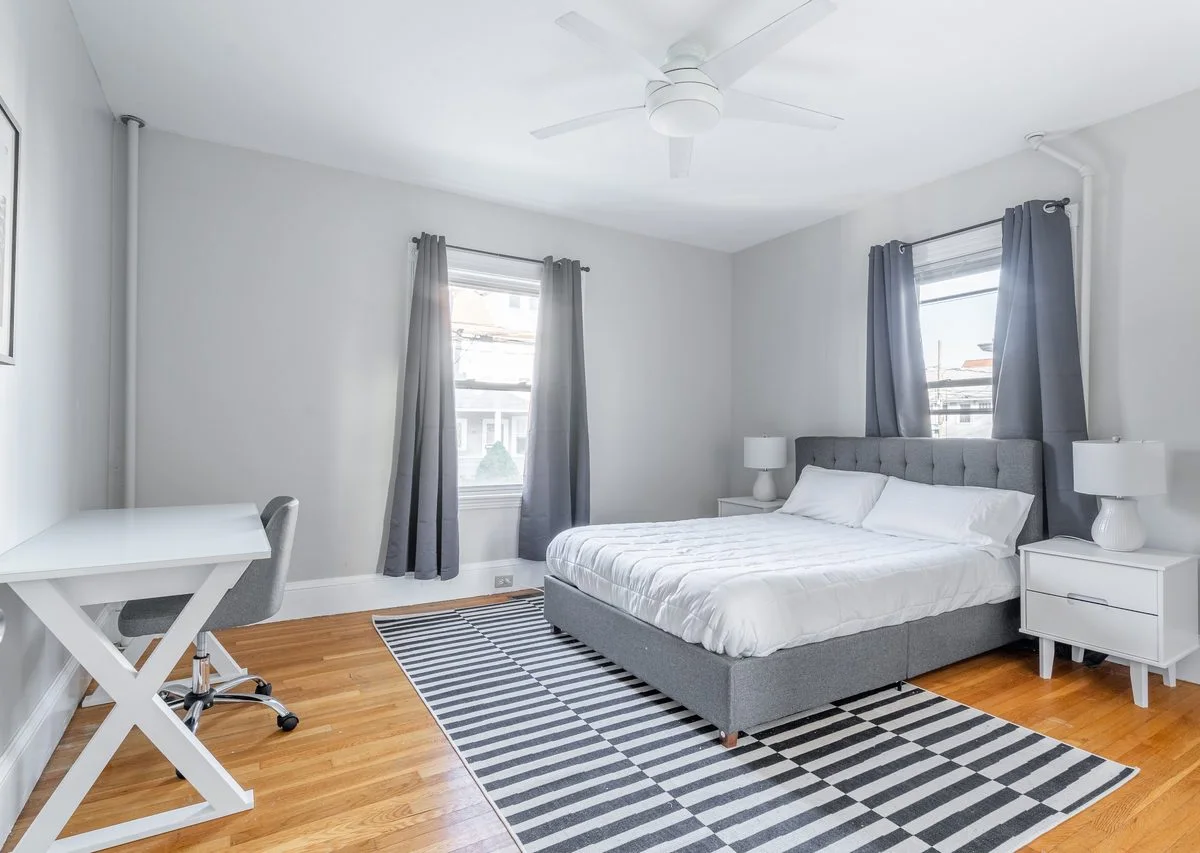 Private room in Oak Square