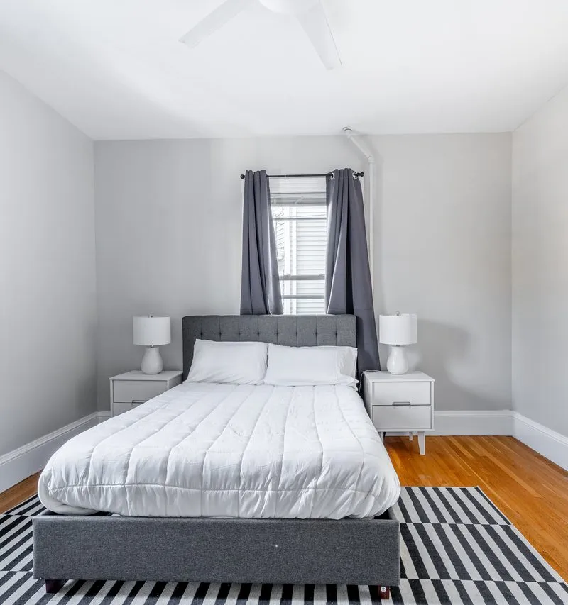 Private room in Oak Square