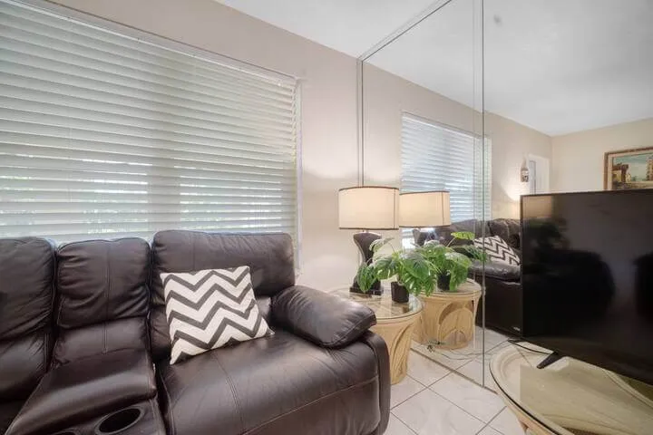 Most Affordable Miami House Fits 8 People