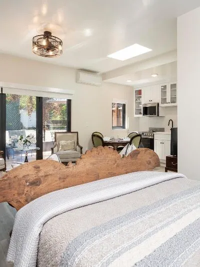 Designer studio cottage nestled amidst centrally located San Mateo Park