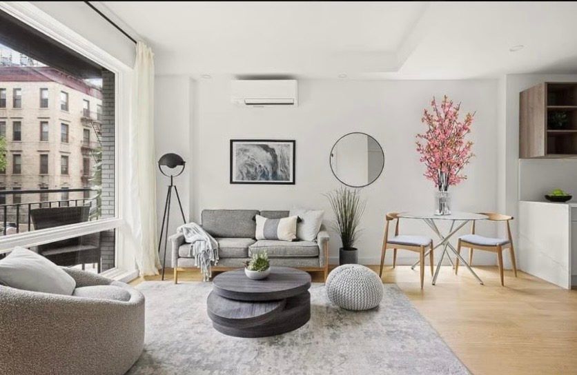 Modern 1 bed / 1 bath w/ private balcony and park views for Thanksgiving through New Years