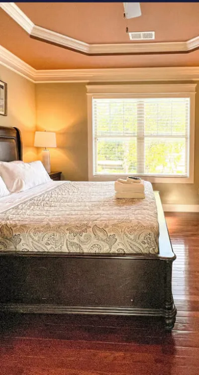 5 Bedroom House in Nashville - Bedroom 2