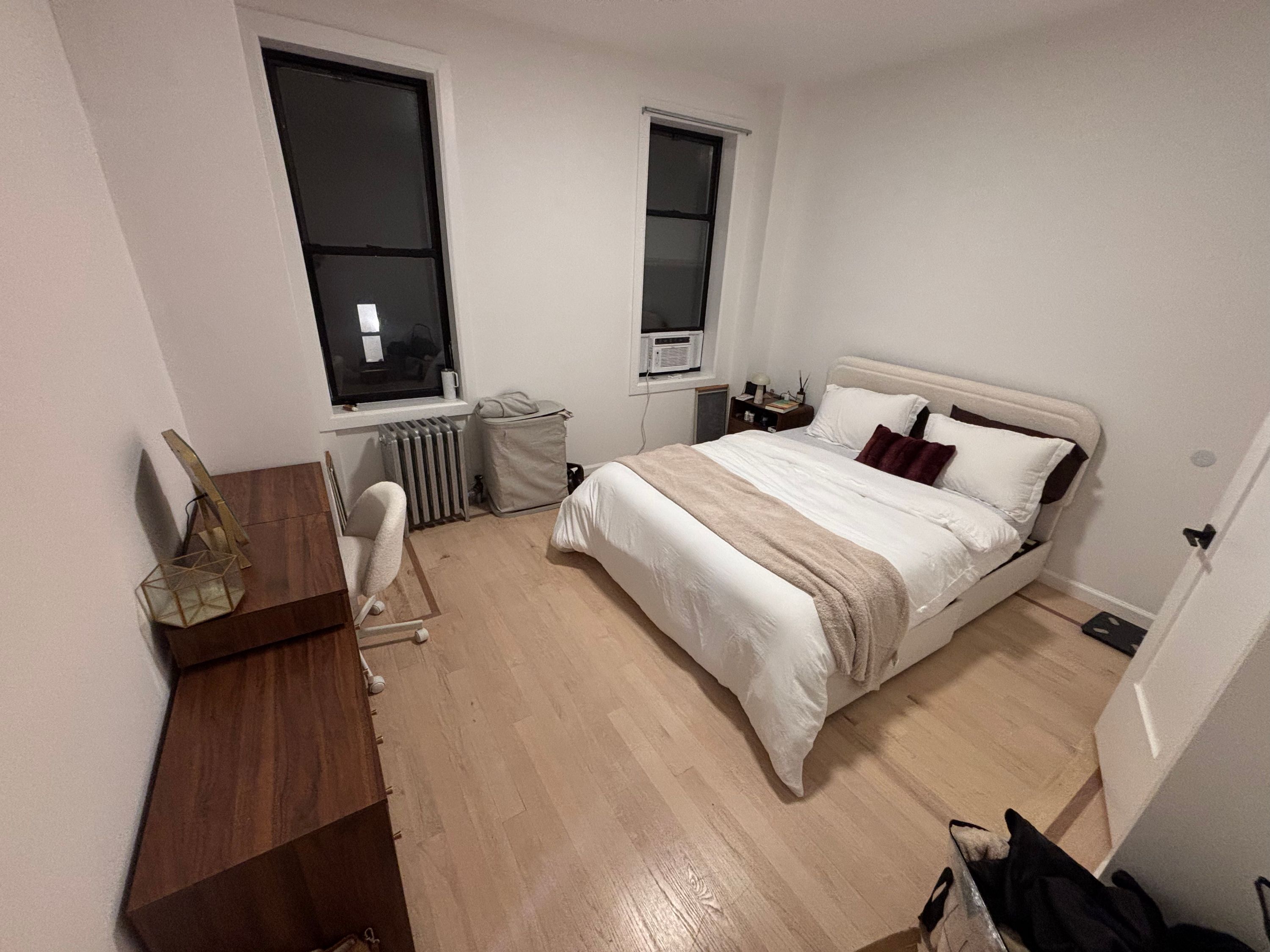Spacious room in the upper west side