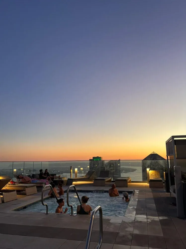 Luxury 1B1B High-Rise Apartment in West Downtown San Diego | Dec End – Apr End Short-Term Sublet | Fully Furnished
