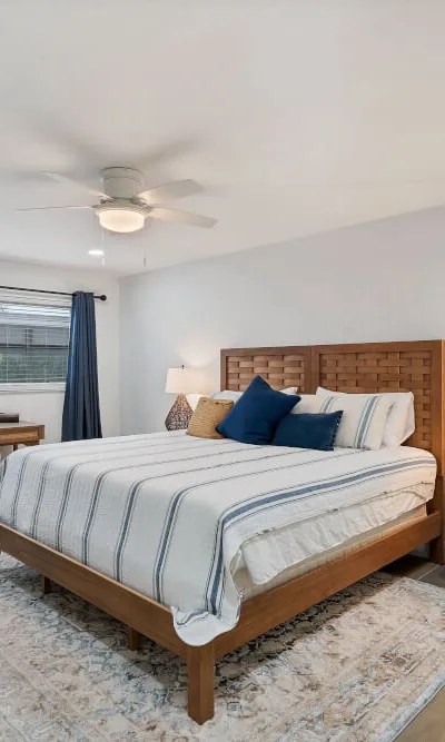AVAIL 3/1/27- 2Bed/2Bath - 1st floor + Pool by Siesta