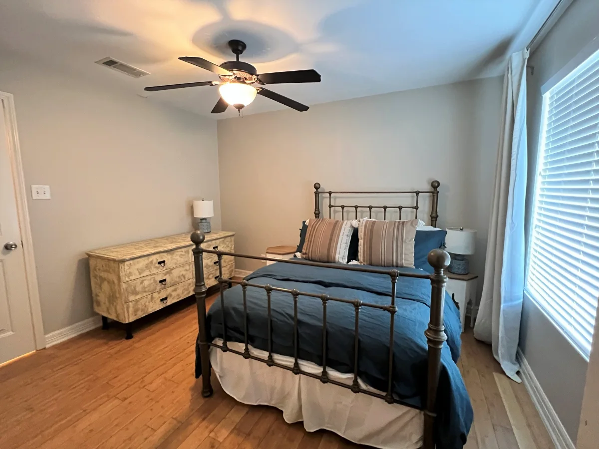 2/2 Condo plus Office in Tarrytown - Minutes to Downtown Austin - Bedroom 1
