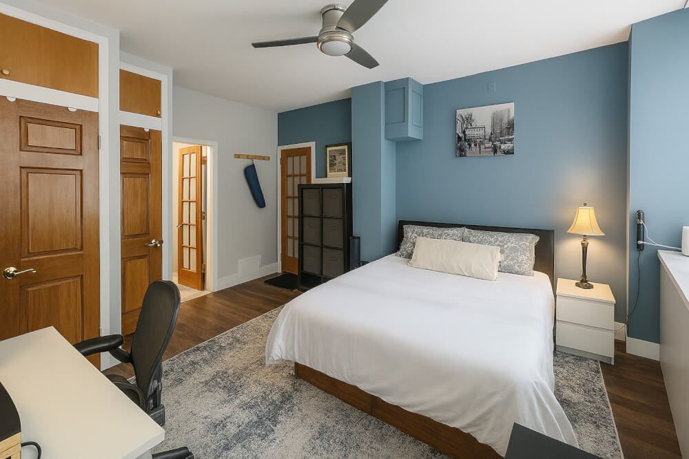 Large Furnished Room w/Private bath in XL 3 bed Financial District/Wall Street Apartment!
