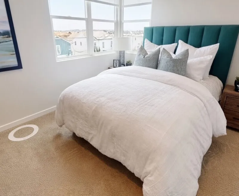 Modern Master Suite with Private Bath in Eastvale / Ontario | Gated Community with Pool & Gym | Near 99 Ranch & Costco