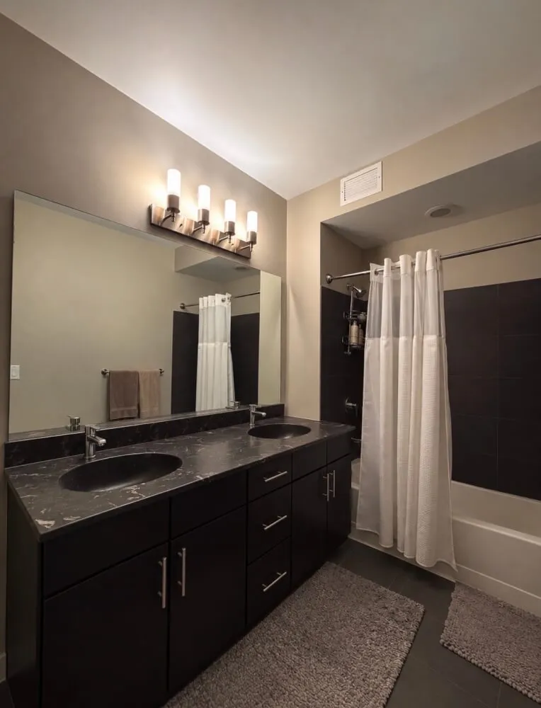 Spacious Luxury Apartment in Fulton Market