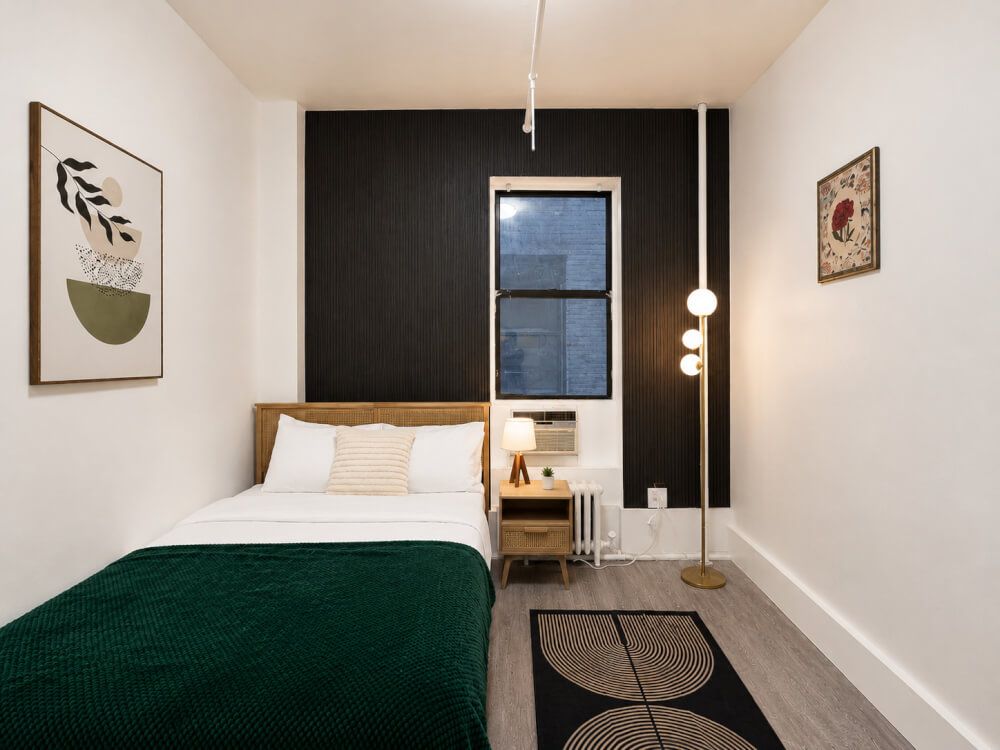 Studio in the Upper West Side (A205-11/12)