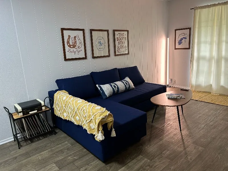 Newly Renovated, Adorable 2bd Close to... - Bedroom 1
