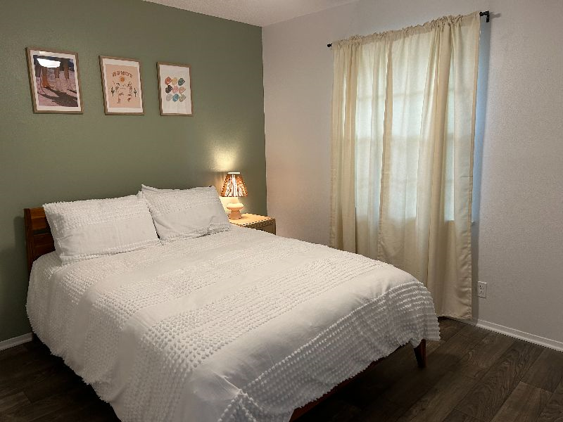 Newly Renovated, Adorable 2bd Close to... - Bedroom 2