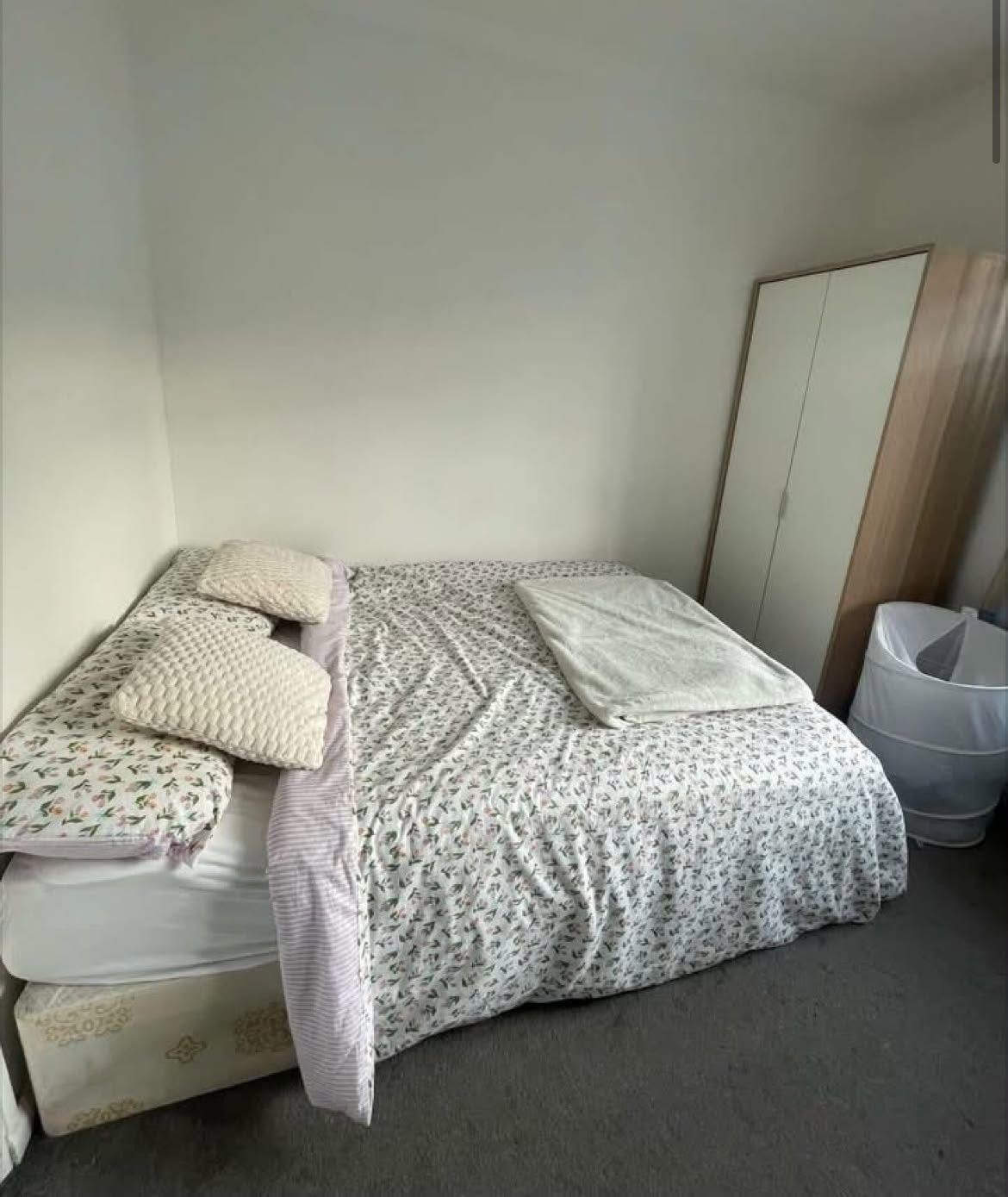 Private Room in White City Shared House