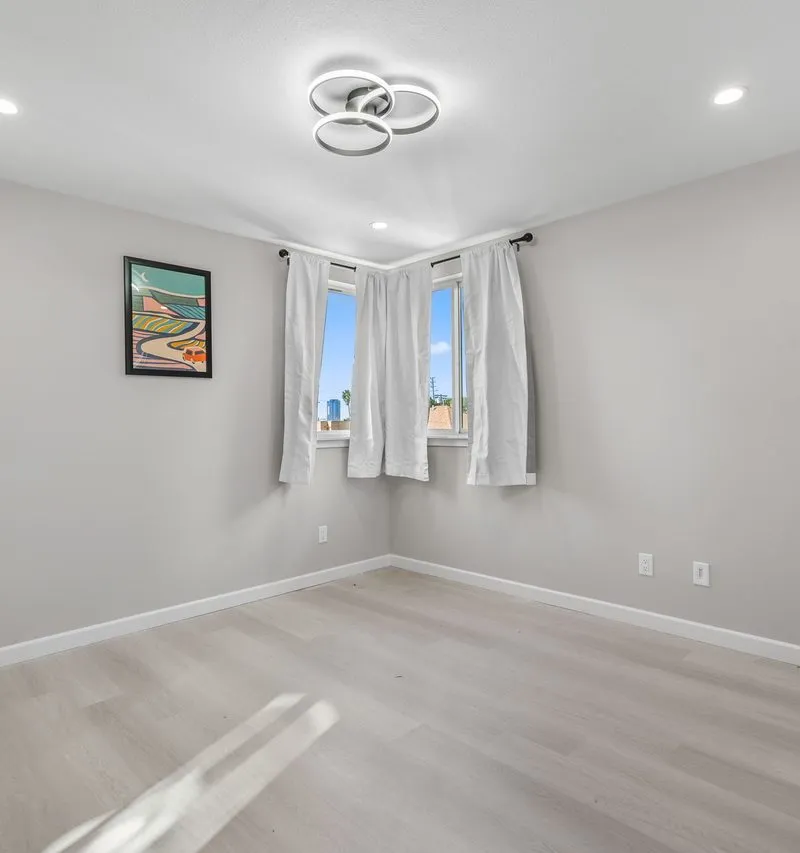 Private room in Central LA